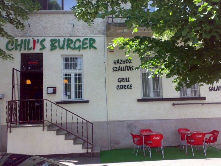 <a href='http://hellogyor.hu/en/gastronomy/chilis-burger/'>Chili’s Burger</a>
